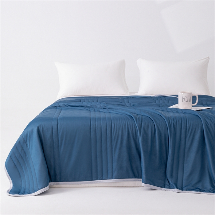 91家纺网 家纺一手货源 找家纺 世爵家纺 2026新款凉感丝冰淇淋夏被纯色印花空调被直播跨境外贸爆款 深蓝