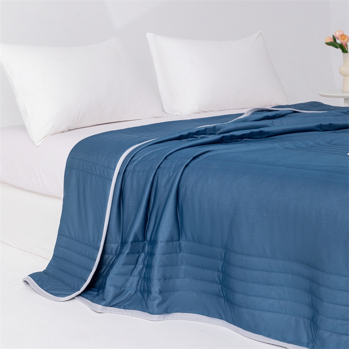 91家纺网 家纺一手货源 找家纺 世爵家纺 2026新款凉感丝冰淇淋夏被纯色印花空调被直播跨境外贸爆款 深蓝