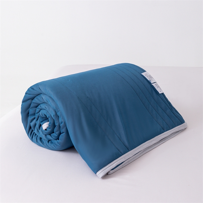 91家纺网 家纺一手货源 找家纺 世爵家纺 2026新款凉感丝冰淇淋夏被纯色印花空调被直播跨境外贸爆款 深蓝