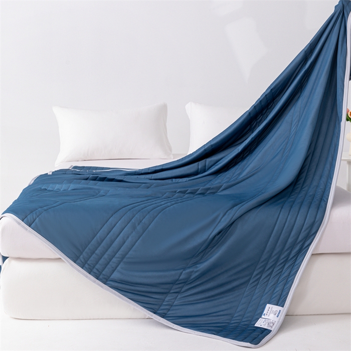 91家纺网 家纺一手货源 找家纺 世爵家纺 2026新款凉感丝冰淇淋夏被纯色印花空调被直播跨境外贸爆款 深蓝