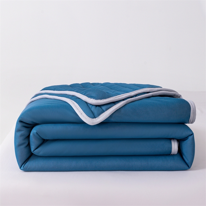 91家纺网 家纺一手货源 找家纺 世爵家纺 2026新款凉感丝冰淇淋夏被纯色印花空调被直播跨境外贸爆款 深蓝