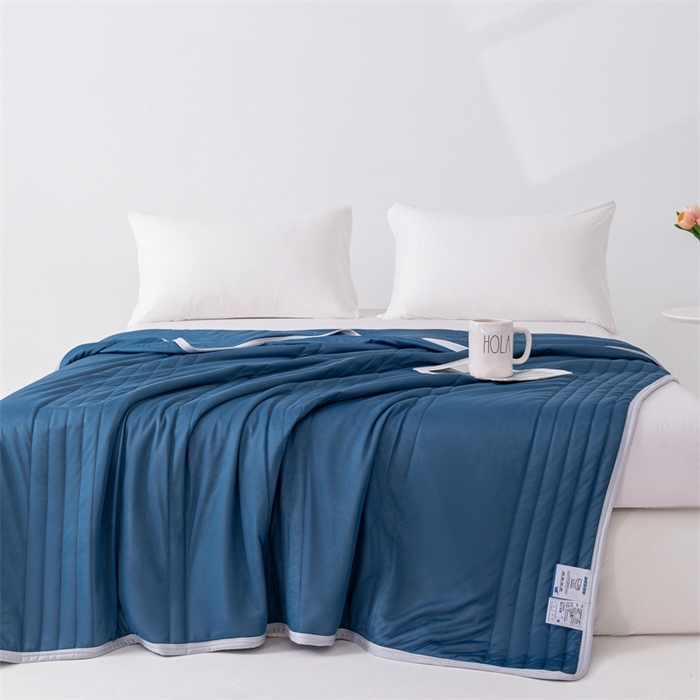 91家纺网 家纺一手货源 找家纺 世爵家纺 2026新款凉感丝冰淇淋夏被纯色印花空调被直播跨境外贸爆款 深蓝