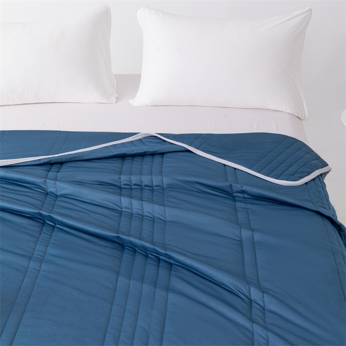 91家纺网 家纺一手货源 找家纺 世爵家纺 2026新款凉感丝冰淇淋夏被纯色印花空调被直播跨境外贸爆款 深蓝