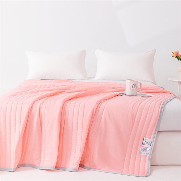 91家纺网 家纺一手货源 找家纺 世爵家纺 2026新款凉感丝冰淇淋夏被纯色印花空调被直播跨境外贸爆款 玉色