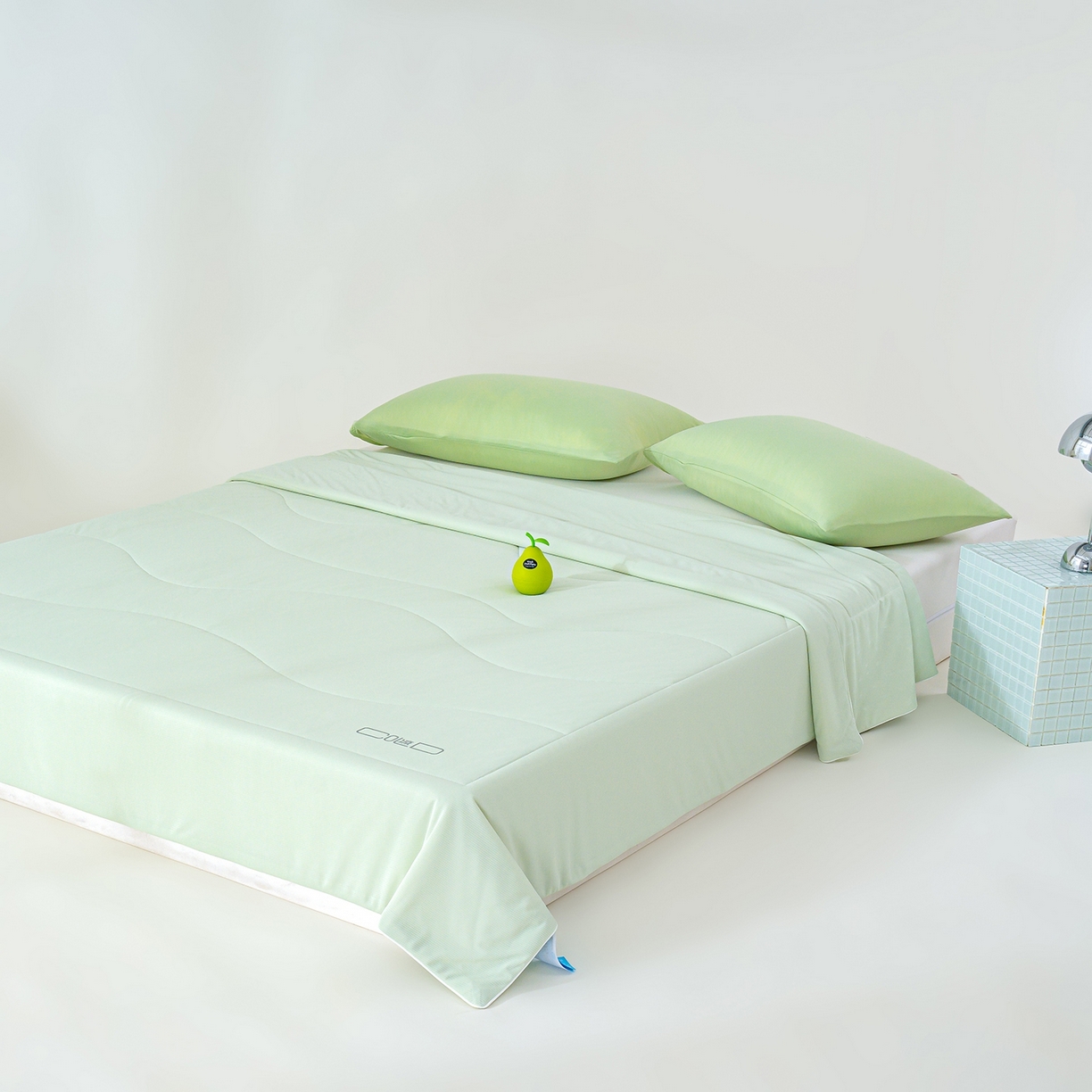 91家纺网 家纺一手货源 找家纺 芯恋家居 2026新款A类提花高端素色凉感丝小冰被夏被夏凉被空调被 优雅绿