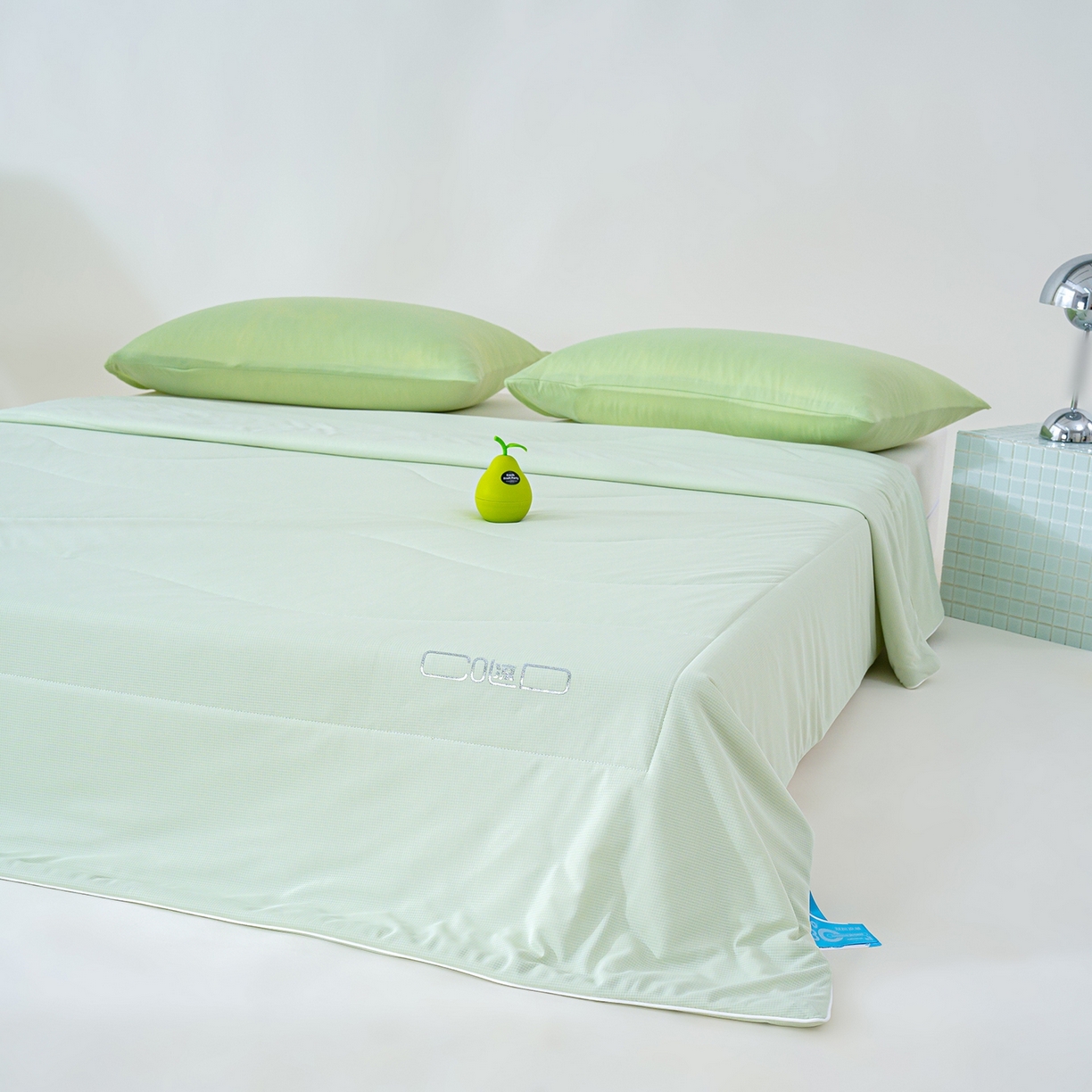 91家纺网 家纺一手货源 找家纺 芯恋家居 2026新款A类提花高端素色凉感丝小冰被夏被夏凉被空调被 优雅绿