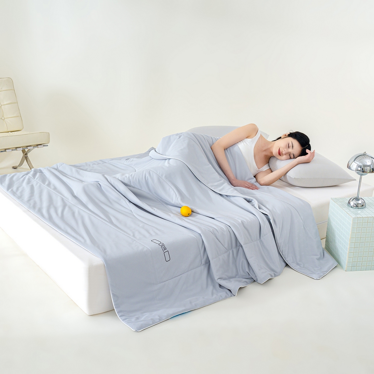 91家纺网 家纺一手货源 找家纺 芯恋家居 2026新款A类提花高端素色凉感丝小冰被夏被夏凉被空调被 玛瑙灰