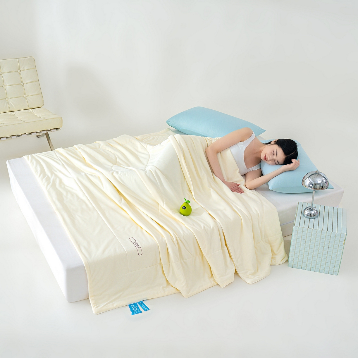 91家纺网 家纺一手货源 找家纺 芯恋家居 2026新款A类提花高端素色凉感丝小冰被夏被夏凉被空调被 奶油黄