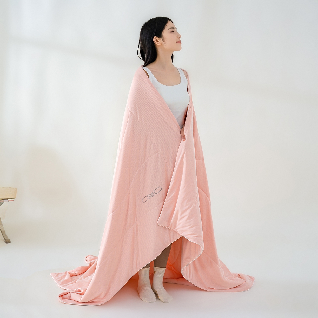 91家纺网 家纺一手货源 找家纺 芯恋家居 2026新款A类提花高端素色凉感丝小冰被夏被夏凉被空调被 冰梅粉