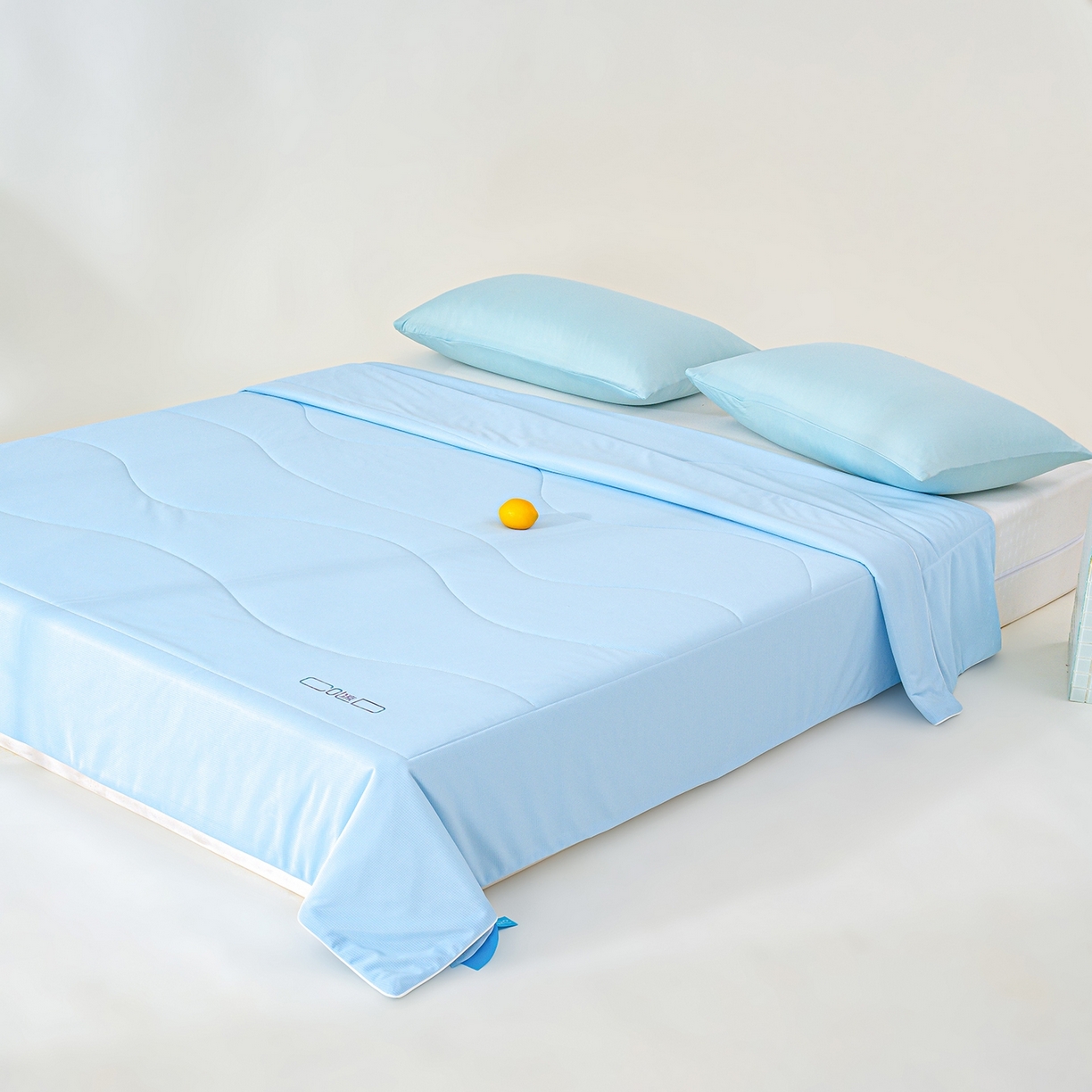 91家纺网 家纺一手货源 找家纺 芯恋家居 2026新款A类提花高端素色凉感丝小冰被夏被夏凉被空调被 冰川蓝