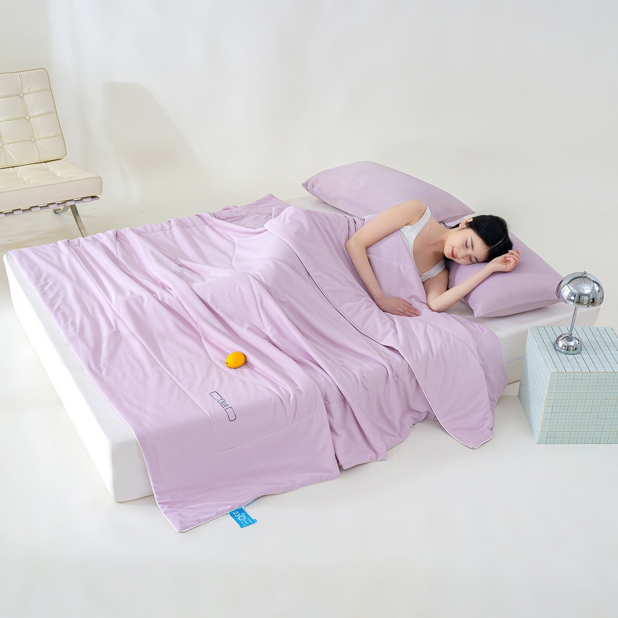 91家纺网 家纺一手货源 找家纺 芯恋家居 2026新款A类提花高端素色凉感丝小冰被夏被夏凉被空调被 丁香紫