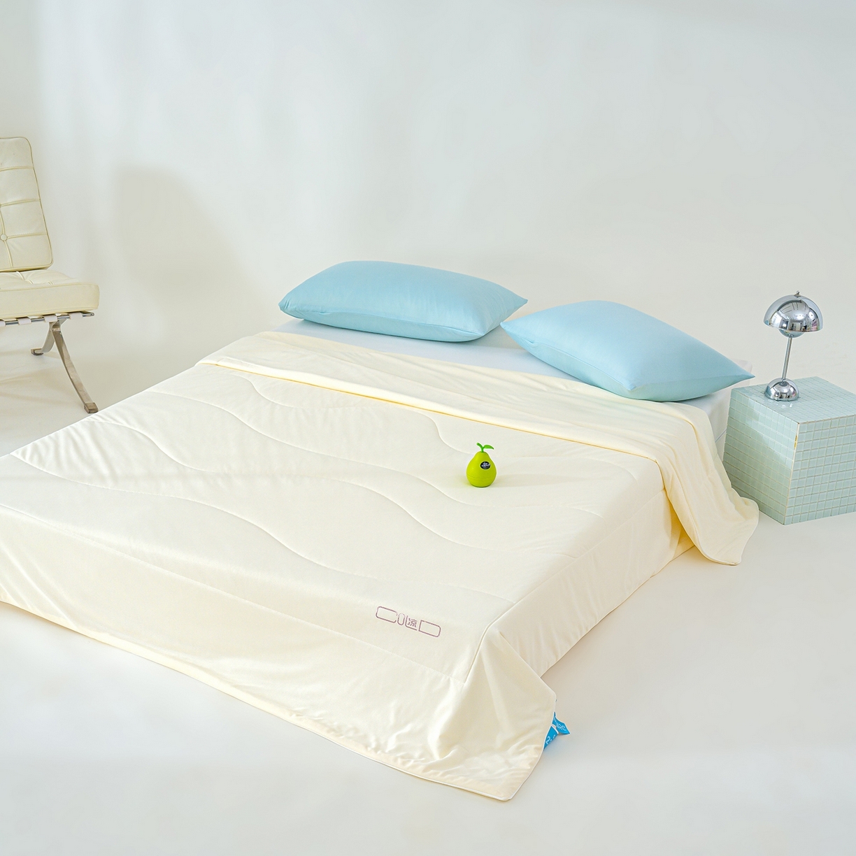 91家纺网 家纺一手货源 找家纺 芯恋家居 2026新款A类提花高端素色凉感丝小冰被夏被夏凉被空调被 奶油黄