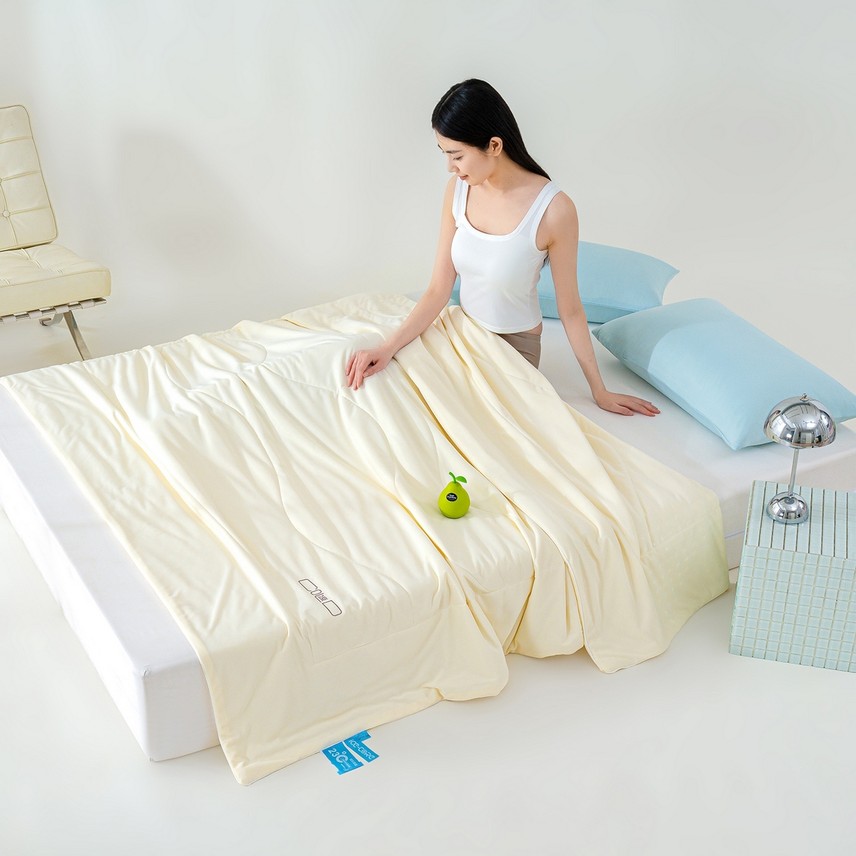 91家纺网 家纺一手货源 找家纺 芯恋家居 2026新款A类提花高端素色凉感丝小冰被夏被夏凉被空调被 奶油黄