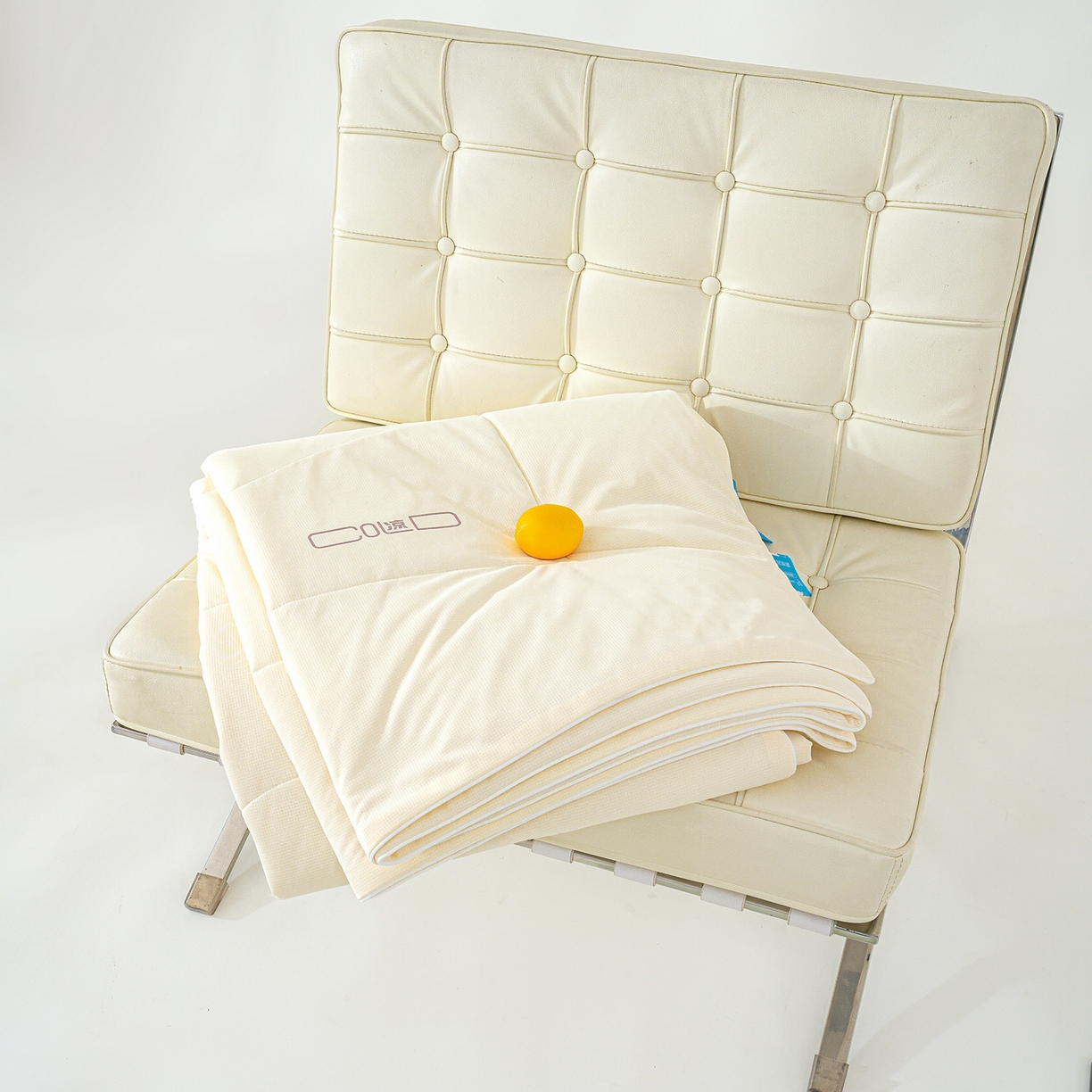 91家纺网 家纺一手货源 找家纺 芯恋家居 2026新款A类提花高端素色凉感丝小冰被夏被夏凉被空调被 奶油黄