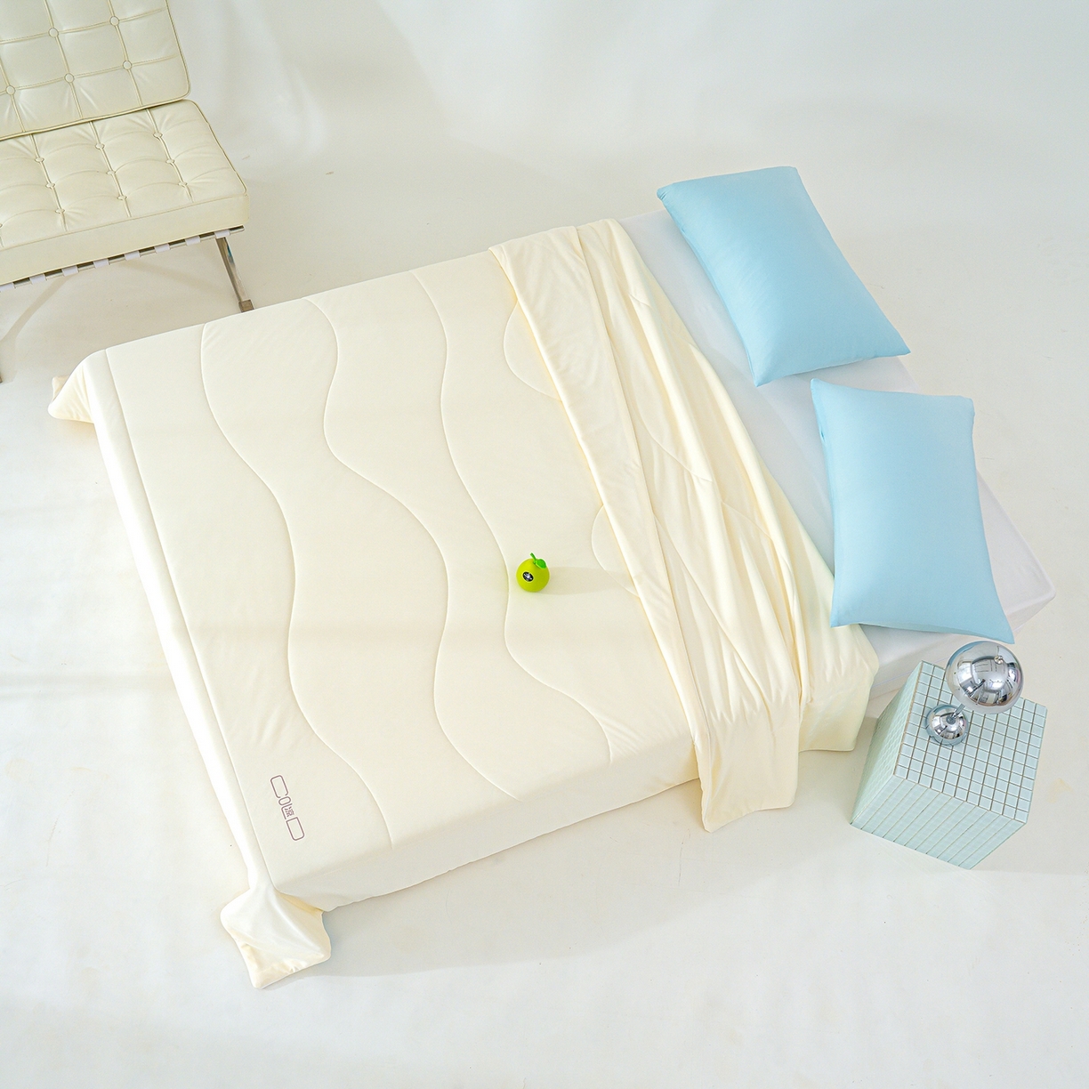 91家纺网 家纺一手货源 找家纺 芯恋家居 2026新款A类提花高端素色凉感丝小冰被夏被夏凉被空调被 奶油黄