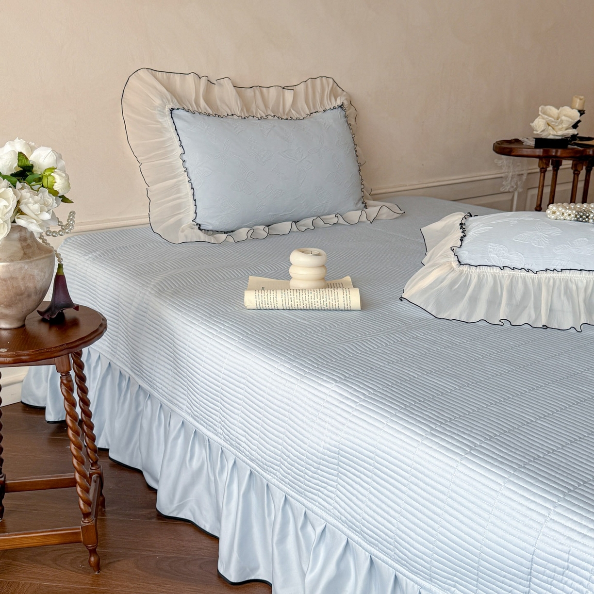 91家纺网 家纺一手货源 找家纺 迪梦姿家纺 2026春夏新款梦蝶真丝提花床盖四件套 梦蝶-天空兰