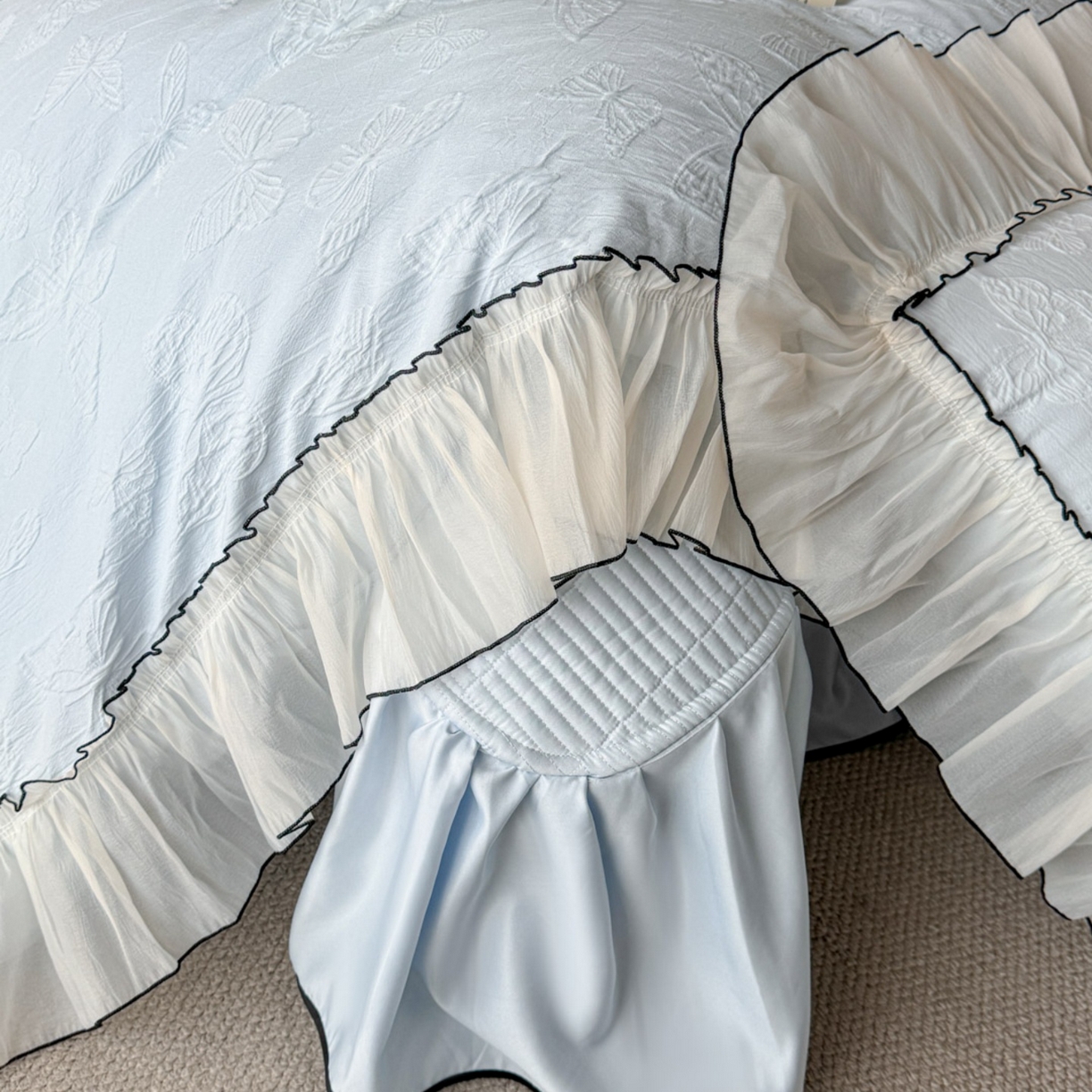 91家纺网 家纺一手货源 找家纺 迪梦姿家纺 2026春夏新款梦蝶真丝提花床盖四件套 梦蝶-天空兰