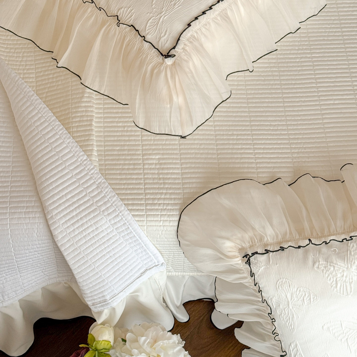 91家纺网 家纺一手货源 找家纺 迪梦姿家纺 2026春夏新款梦蝶真丝提花床盖四件套 梦蝶-奶白色