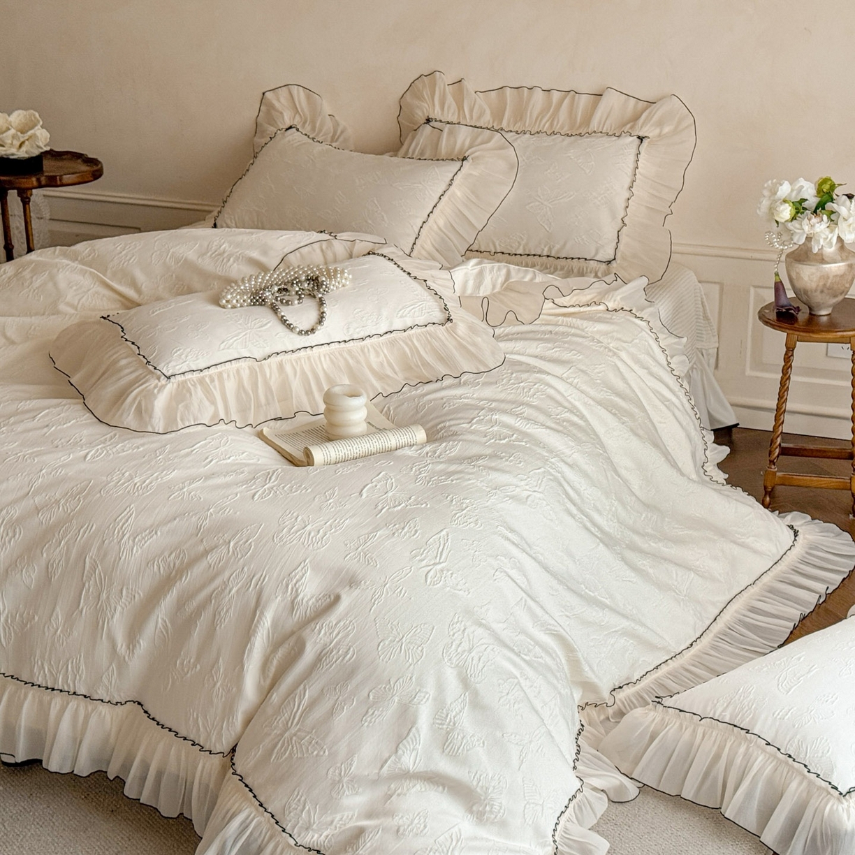 91家纺网 家纺一手货源 找家纺 迪梦姿家纺 2026春夏新款梦蝶真丝提花床盖四件套 梦蝶-奶白色