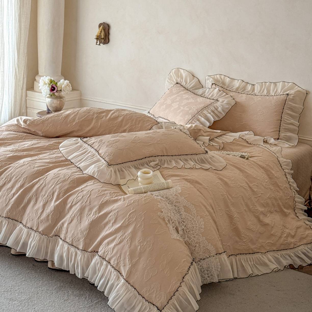 91家纺网 家纺一手货源 找家纺 迪梦姿家纺 2026春夏新款梦蝶真丝提花床盖四件套 梦蝶-米驼色