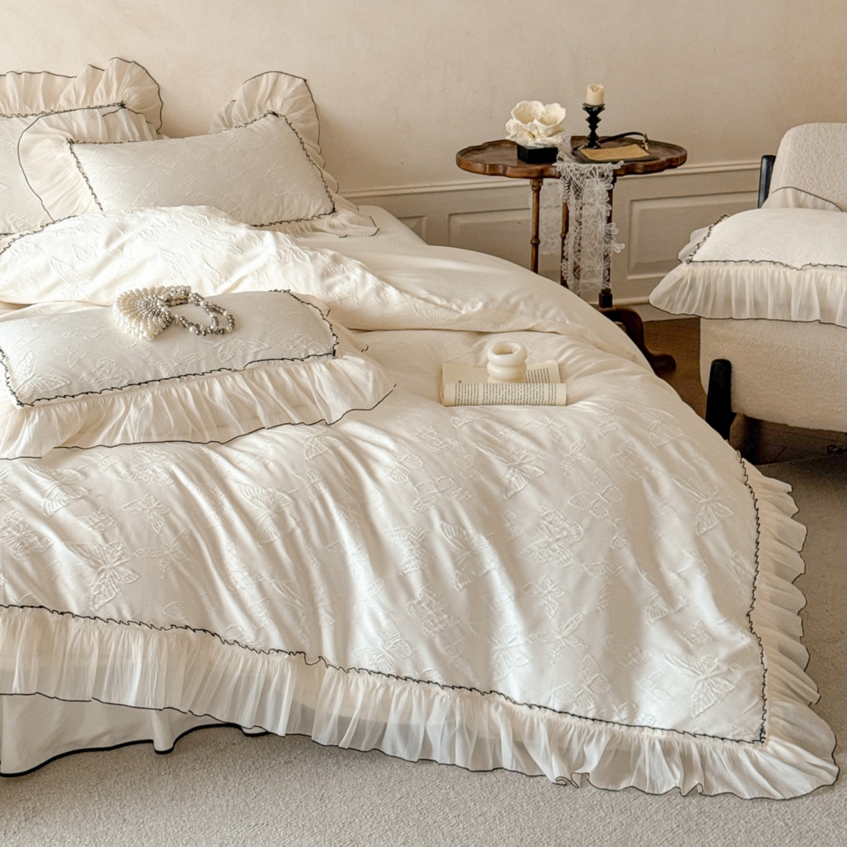 91家纺网 家纺一手货源 找家纺 迪梦姿家纺 2026春夏新款梦蝶真丝提花床盖四件套 梦蝶-奶白色