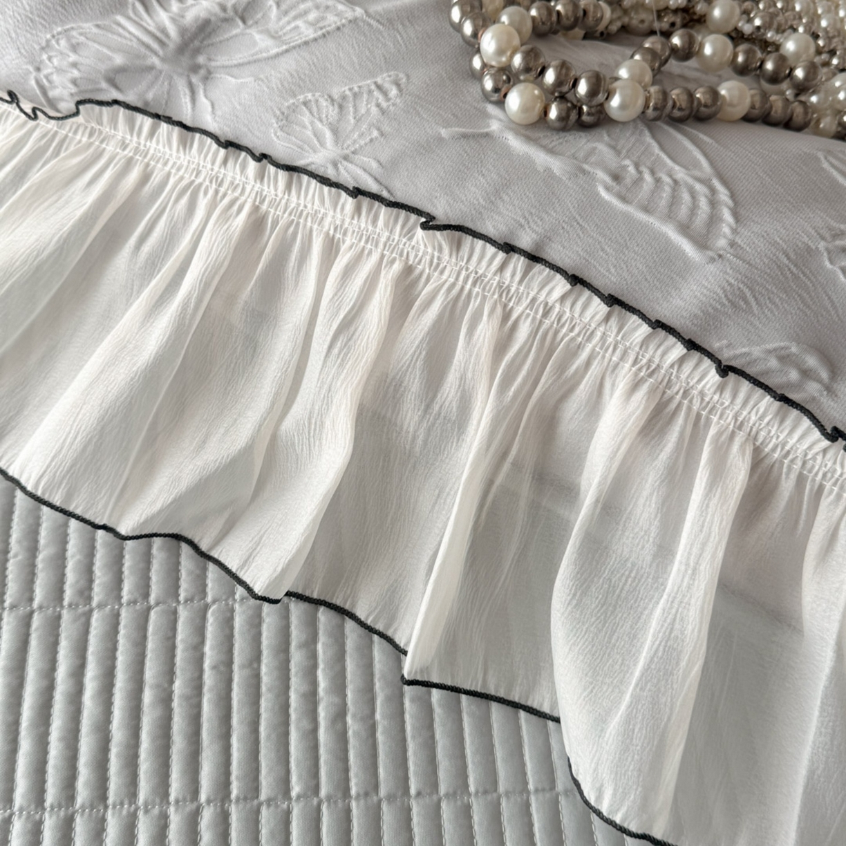 91家纺网 家纺一手货源 找家纺 迪梦姿家纺 2026春夏新款梦蝶真丝提花床盖四件套 梦蝶-青灰色