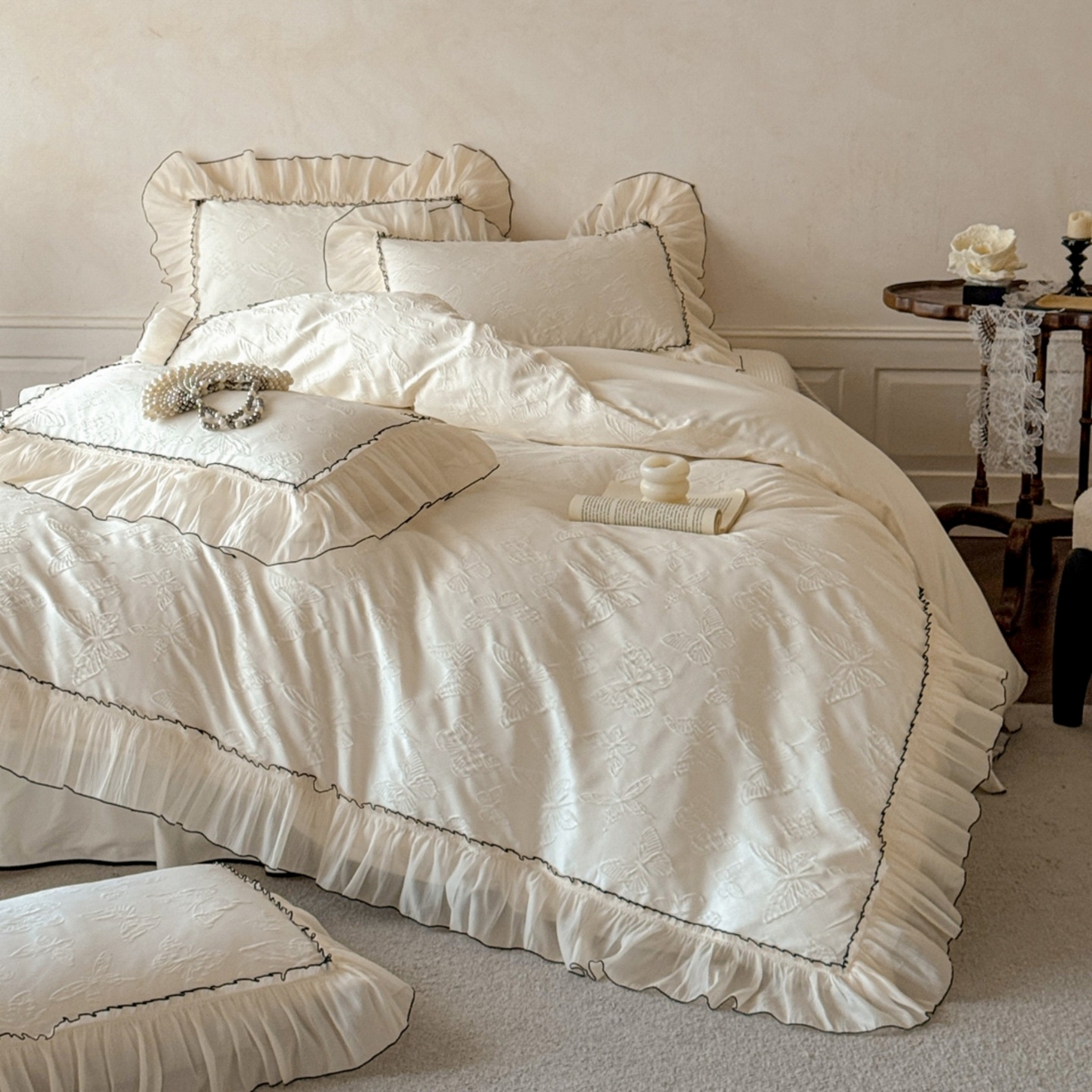 91家纺网 家纺一手货源 找家纺 迪梦姿家纺 2026春夏新款梦蝶真丝提花床盖四件套 梦蝶-奶白色