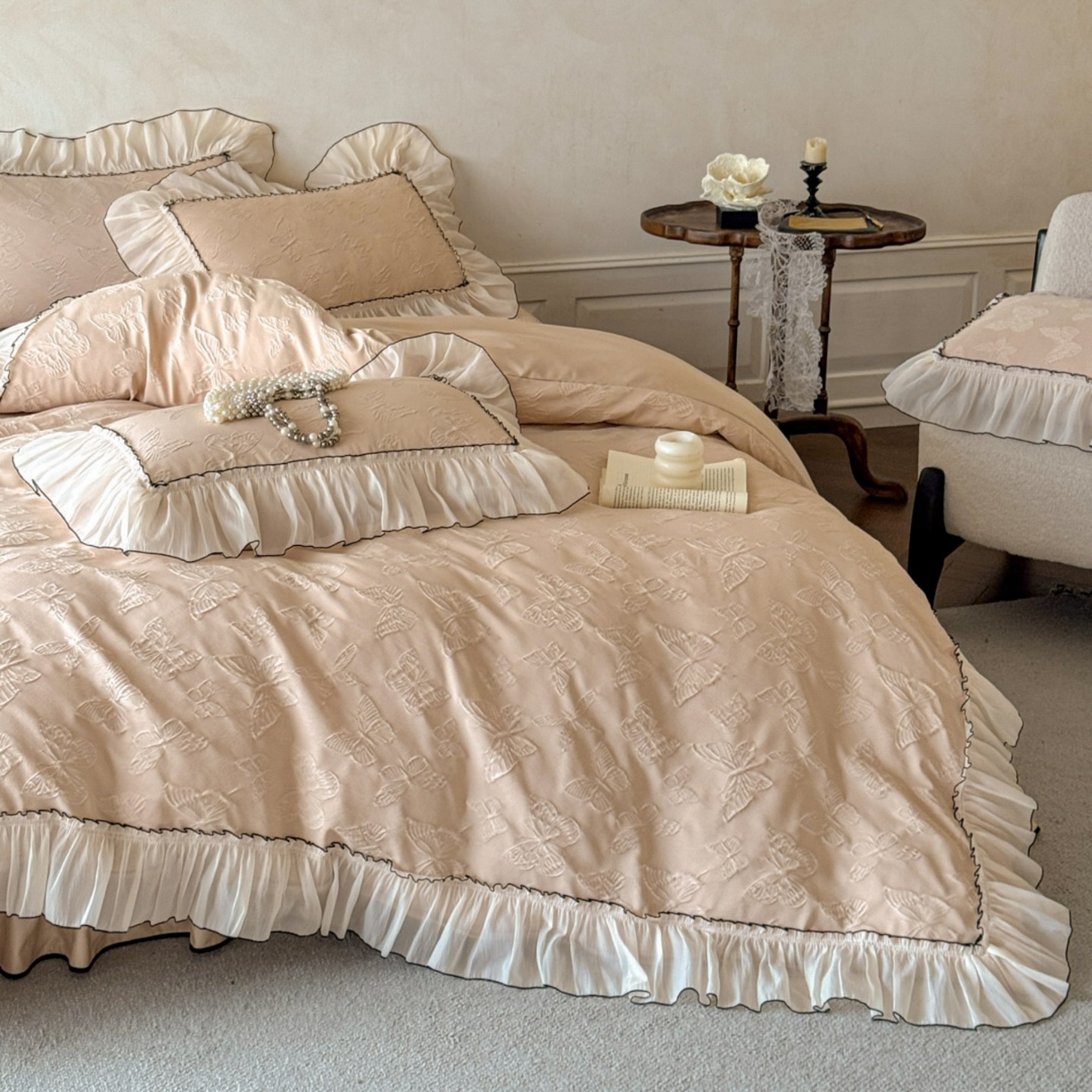 91家纺网 家纺一手货源 找家纺 迪梦姿家纺 2026春夏新款梦蝶真丝提花床盖四件套 梦蝶-米驼色