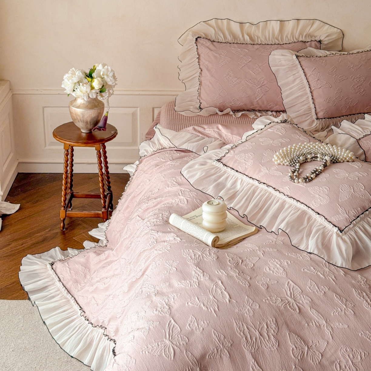 91家纺网 家纺一手货源 找家纺 迪梦姿家纺 2026春夏新款梦蝶真丝提花床盖四件套 梦蝶-浅豆沙