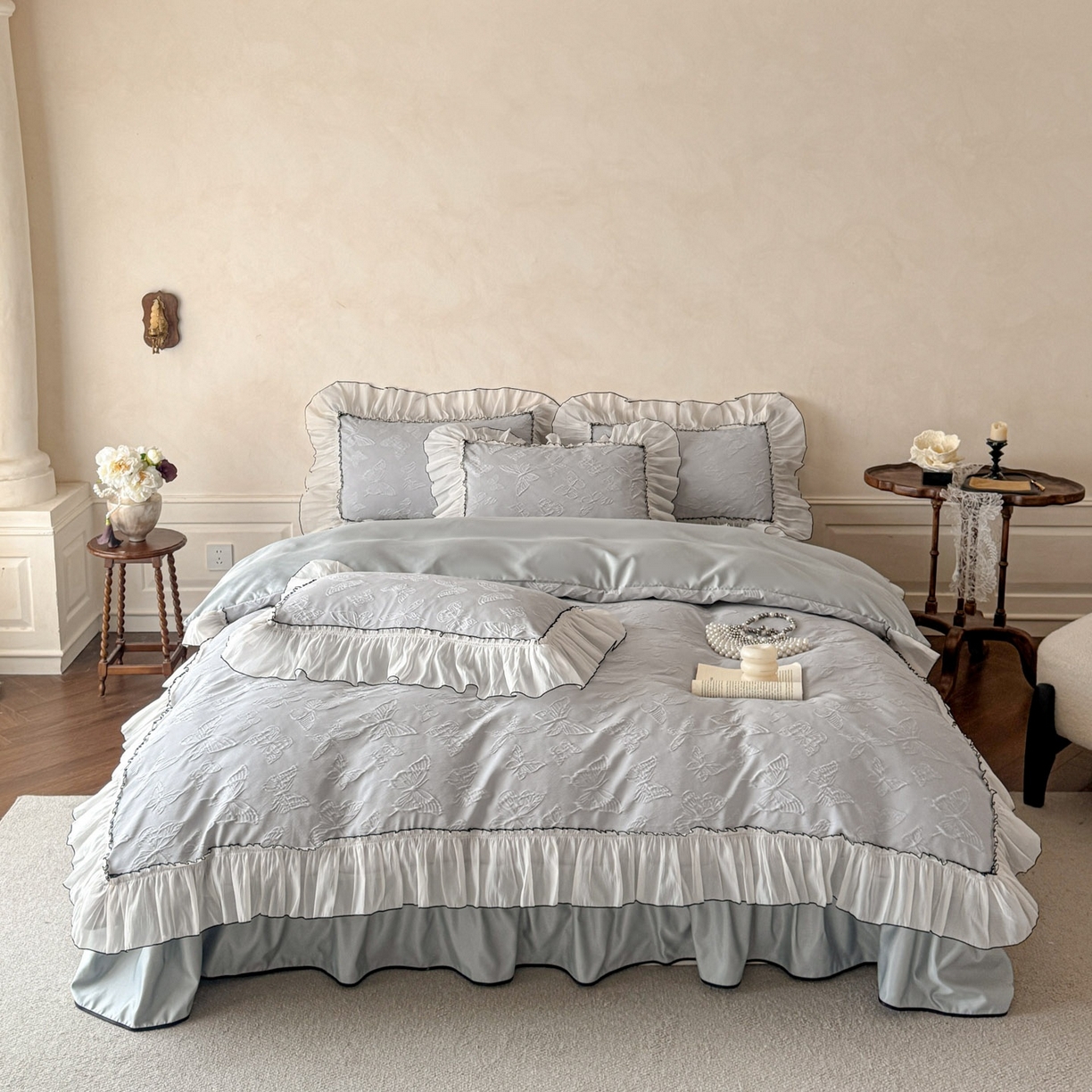 91家纺网 家纺一手货源 找家纺 迪梦姿家纺 2026春夏新款梦蝶真丝提花床盖四件套 梦蝶-青灰色