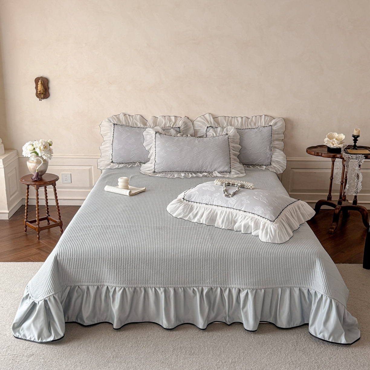 91家纺网 家纺一手货源 找家纺 迪梦姿家纺 2026春夏新款梦蝶真丝提花床盖四件套 梦蝶-青灰色