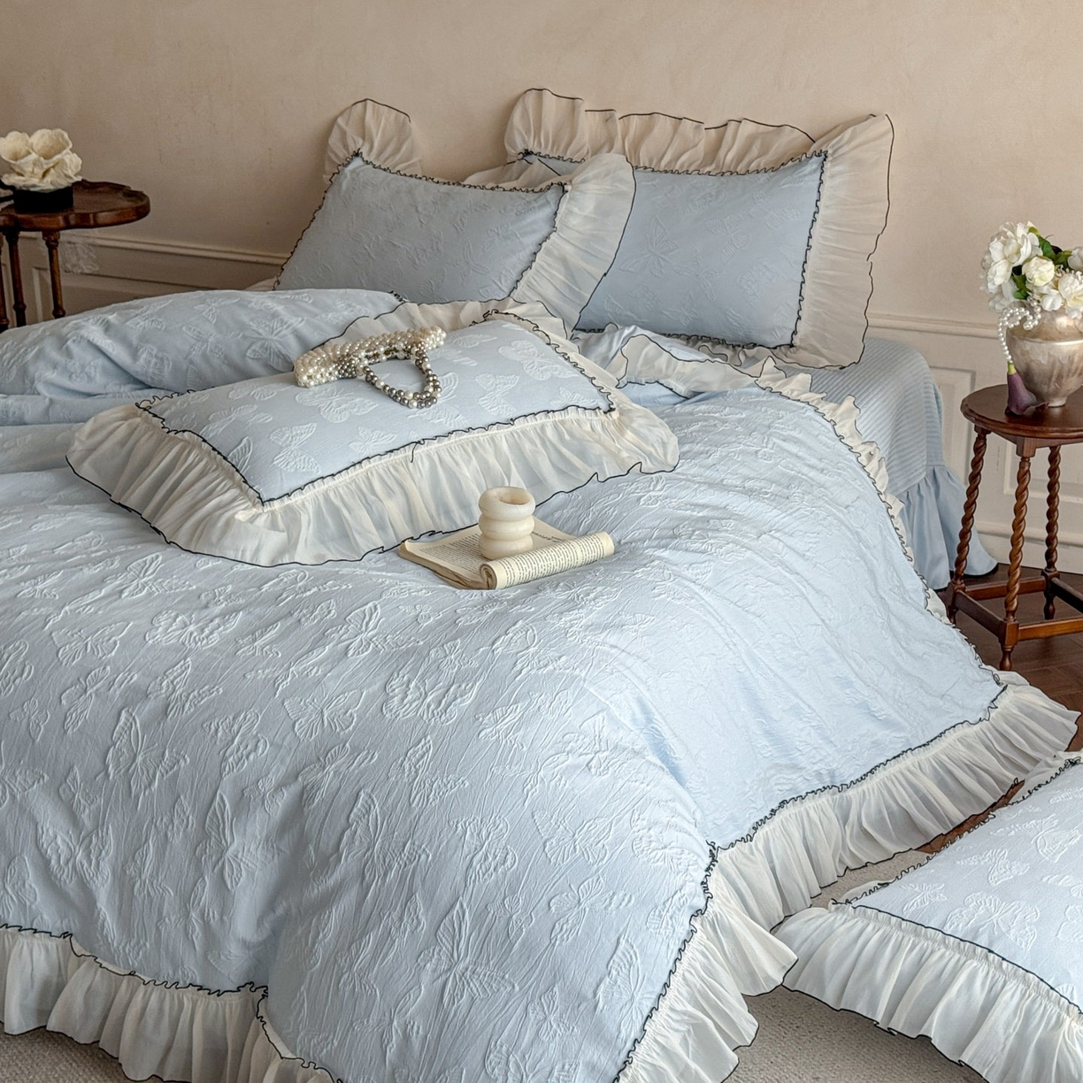 91家纺网 家纺一手货源 找家纺 迪梦姿家纺 2026春夏新款梦蝶真丝提花床盖四件套 梦蝶-天空兰