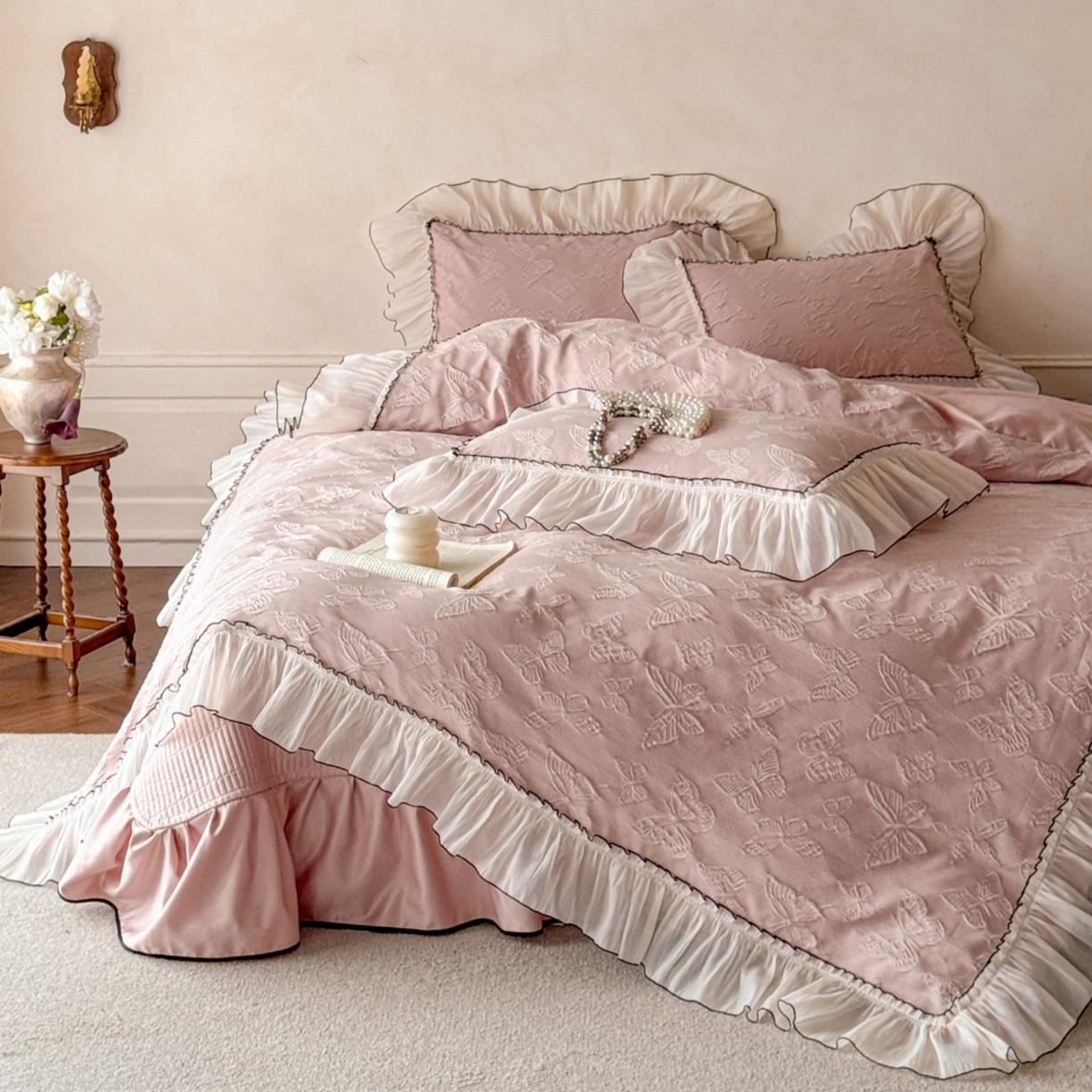 91家纺网 家纺一手货源 找家纺 迪梦姿家纺 2026春夏新款梦蝶真丝提花床盖四件套 梦蝶-浅豆沙