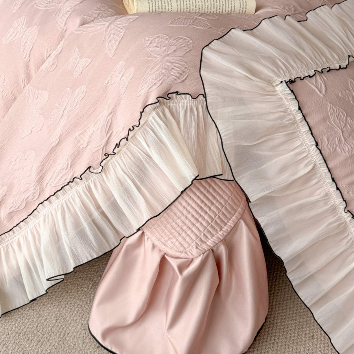 91家纺网 家纺一手货源 找家纺 迪梦姿家纺 2026春夏新款梦蝶真丝提花床盖四件套 梦蝶-浅豆沙