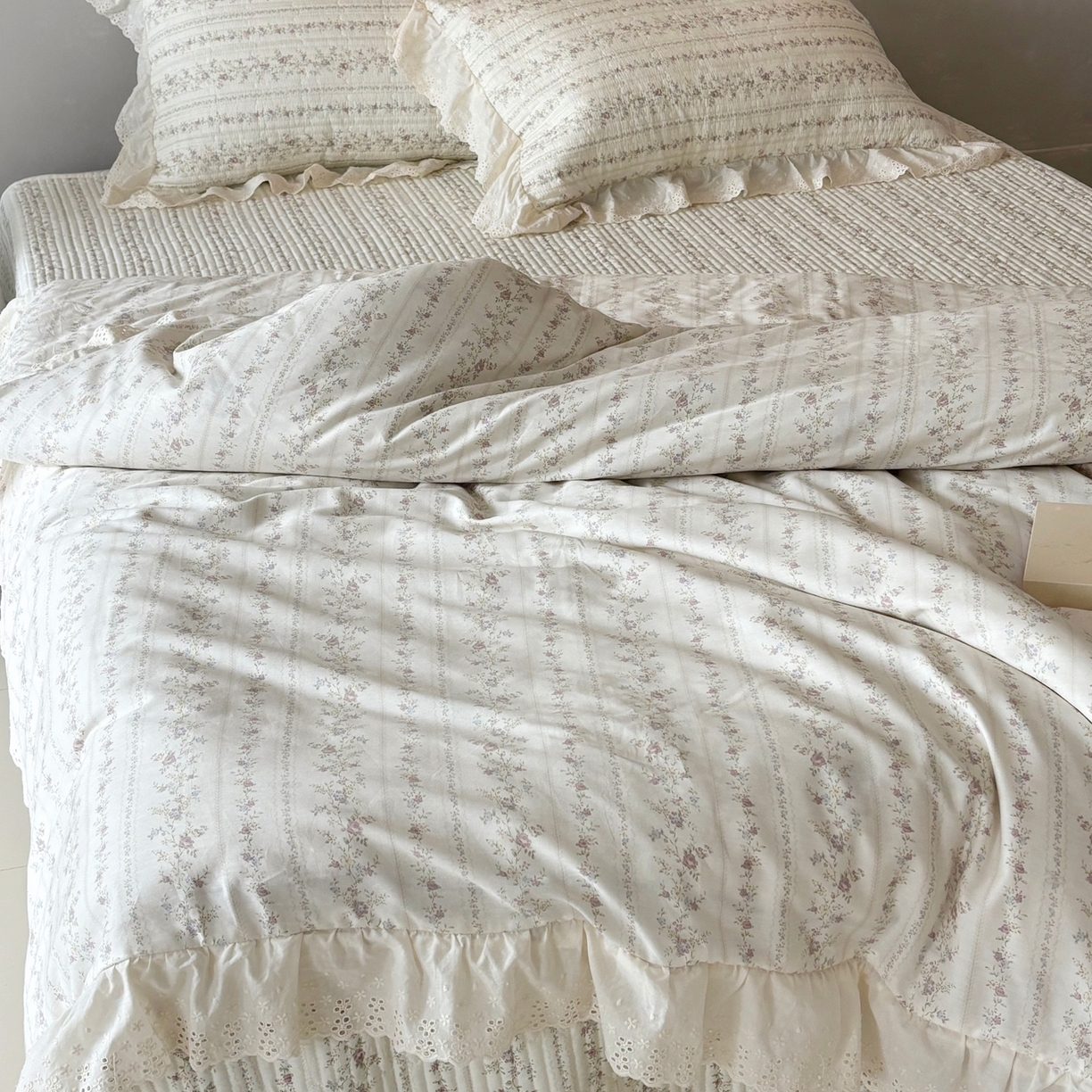 91家纺网 家纺一手货源 找家纺 满座家居 2026新款法式纯棉花边全棉床盖四件套小碎花田园风 奶油泡芙