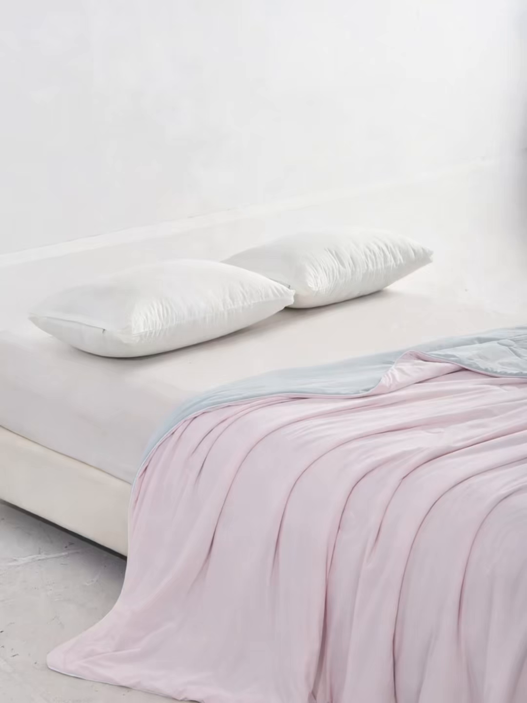 91家纺网 家纺一手货源 找家纺 （总）苏羿家纺 2026春夏新款A类踩棉工艺凉感丝纯色夏被空调被夏凉被 被子被芯