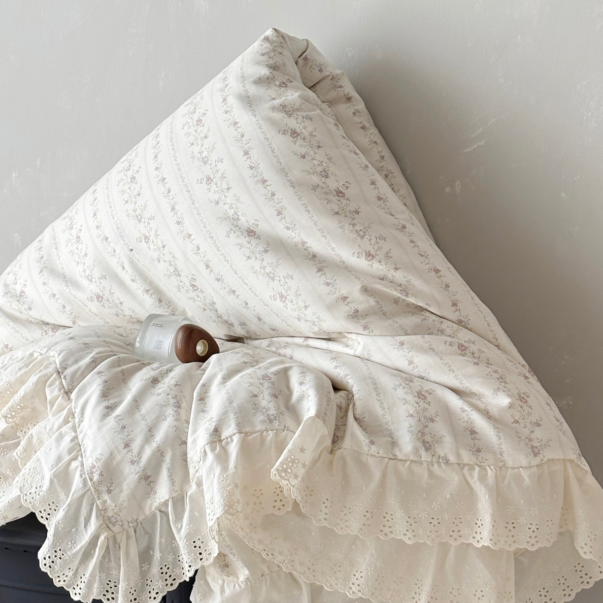 91家纺网 家纺一手货源 找家纺 满座家居 2026新款法式纯棉花边全棉床盖四件套小碎花田园风 奶油泡芙
