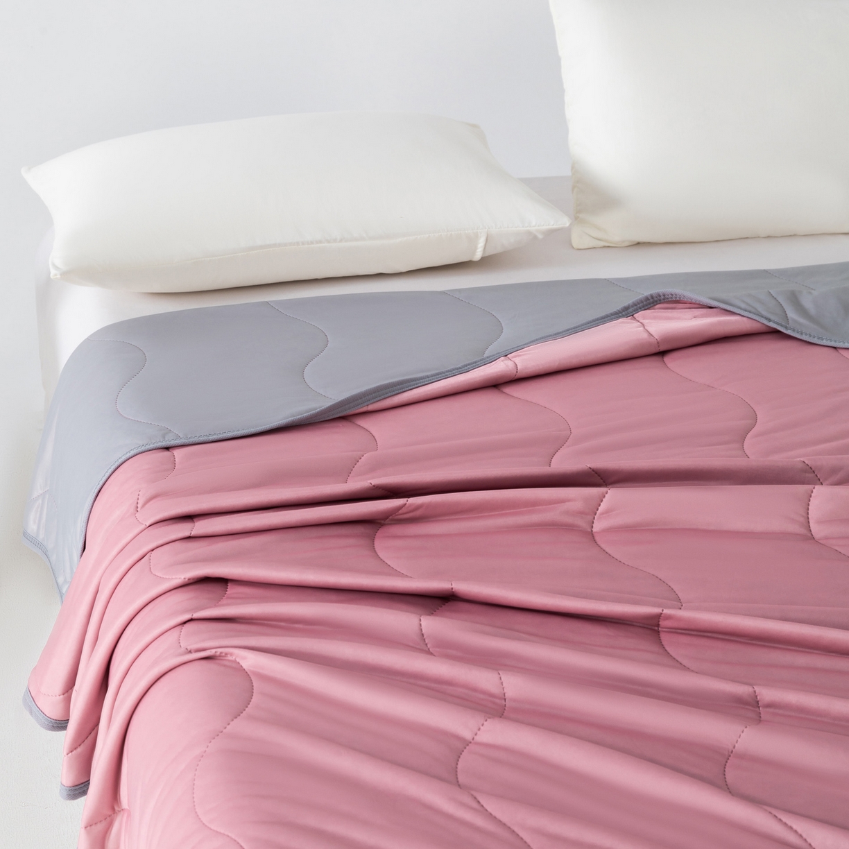 91家纺网 家纺一手货源 找家纺 畅销被业 2026新款凉感丝夏凉被夏被-大波浪 波浪格-豆沙