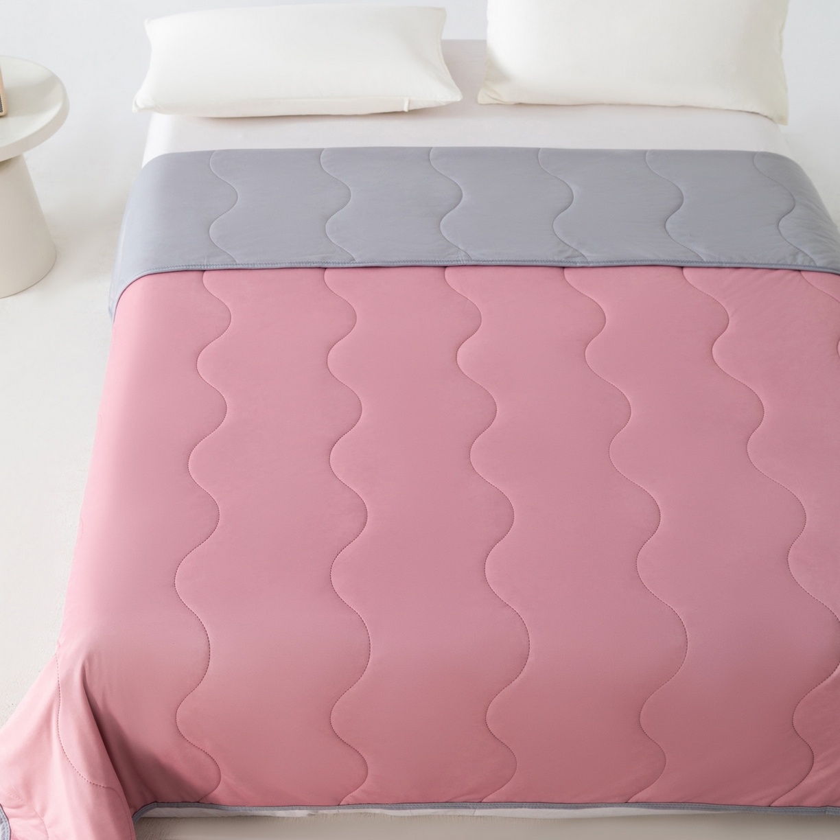 91家纺网 家纺一手货源 找家纺 畅销被业 2026新款凉感丝夏凉被夏被-大波浪 波浪格-豆沙