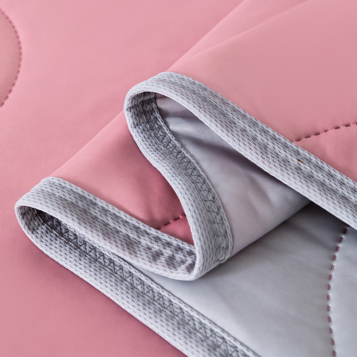 91家纺网 家纺一手货源 找家纺 畅销被业 2026新款凉感丝夏凉被夏被-大波浪 波浪格-豆沙