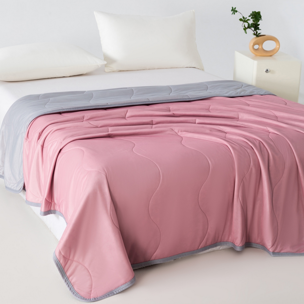 91家纺网 家纺一手货源 找家纺 畅销被业 2026新款凉感丝夏凉被夏被-大波浪 波浪格-豆沙