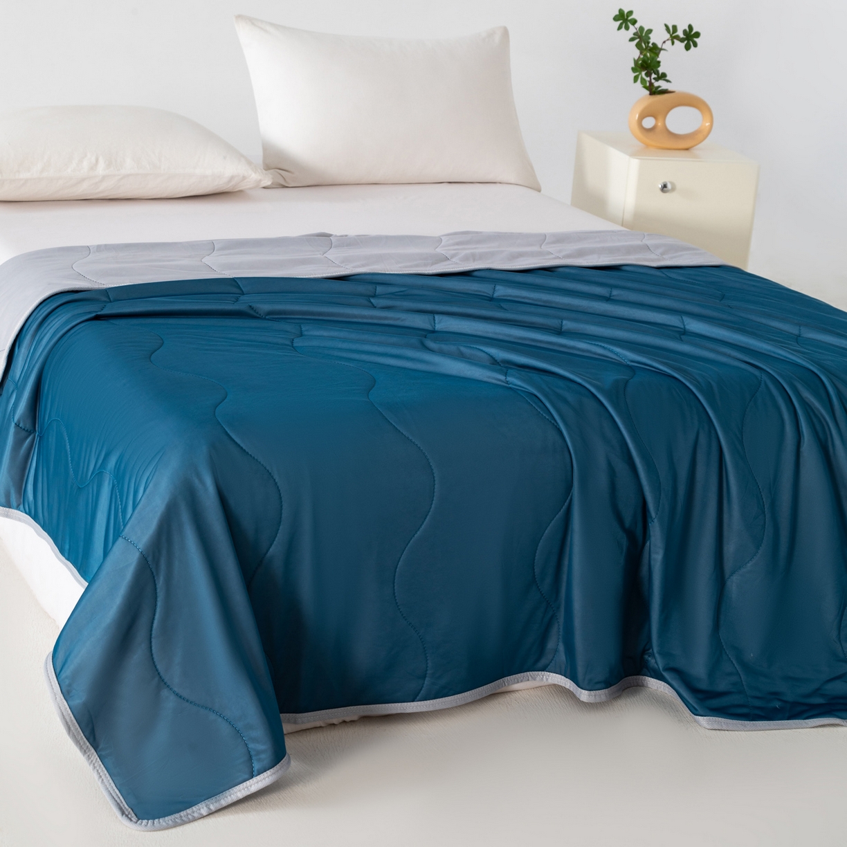 91家纺网 家纺一手货源 找家纺 畅销被业 2026新款凉感丝夏凉被夏被-大波浪 波浪格-湖蓝