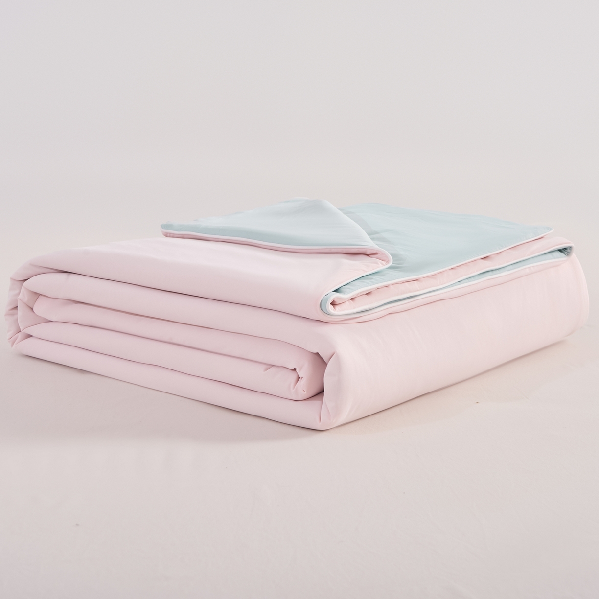 91家纺网 家纺一手货源 找家纺 （总）苏羿家纺 2026春夏新款A类踩棉工艺凉感丝纯色夏被空调被夏凉被 被子被芯