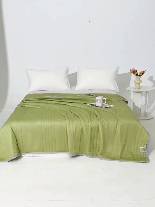 91家纺网 家纺一手货源 找家纺 世爵家纺 2026新款凉感丝冰淇淋夏被纯色印花空调被直播跨境外贸爆款 果绿