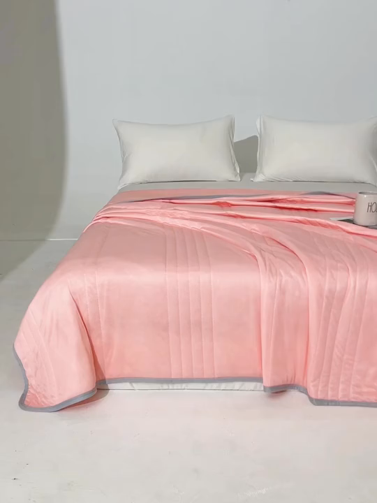 91家纺网 家纺一手货源 找家纺 世爵家纺 2026新款凉感丝冰淇淋夏被纯色印花空调被直播跨境外贸爆款 玉色