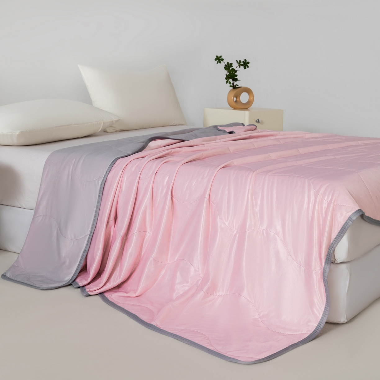 91家纺网 家纺一手货源 找家纺 畅销被业 2026新款凉感丝夏凉被夏被-大波浪 波浪格-浅粉