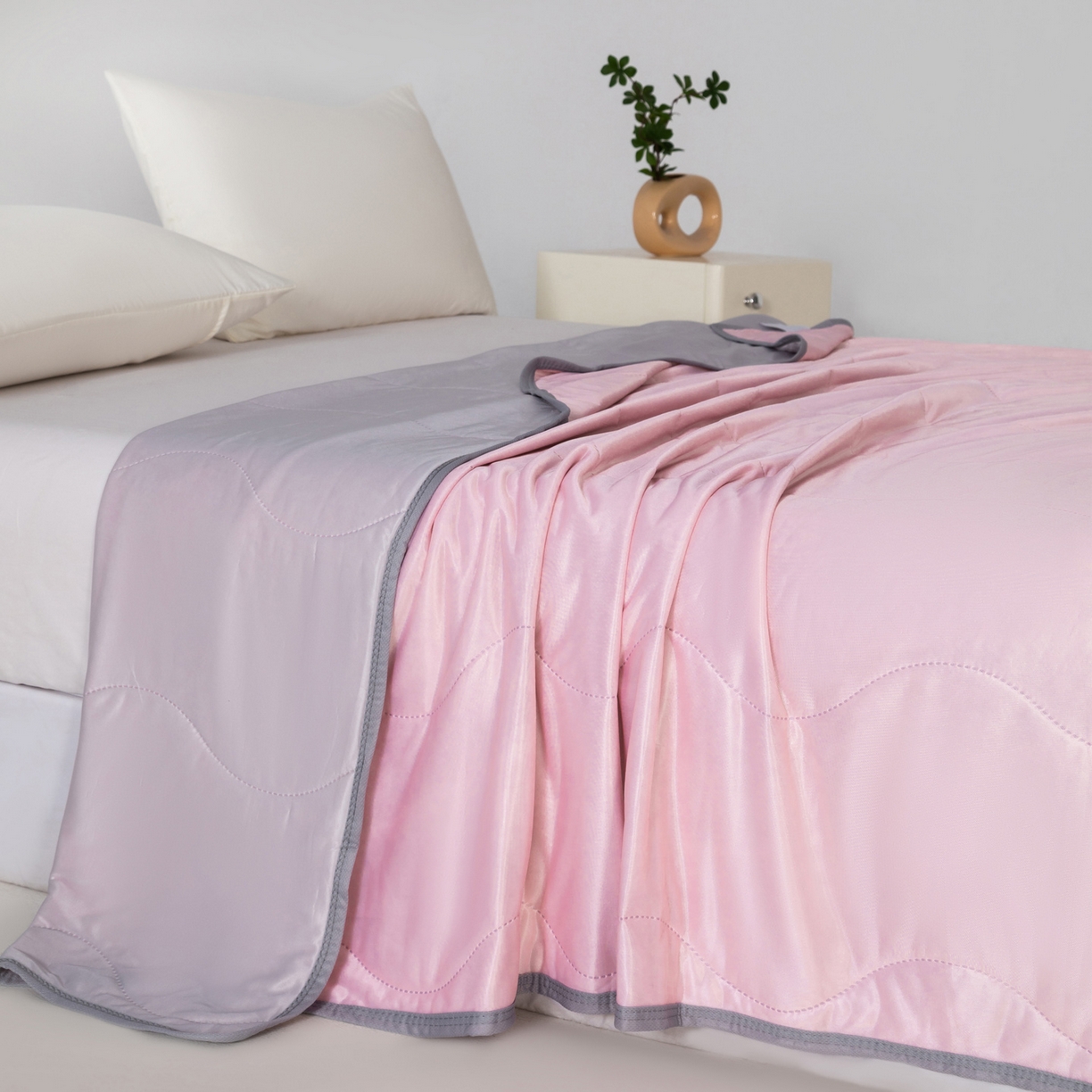 91家纺网 家纺一手货源 找家纺 畅销被业 2026新款凉感丝夏凉被夏被-大波浪 波浪格-浅粉