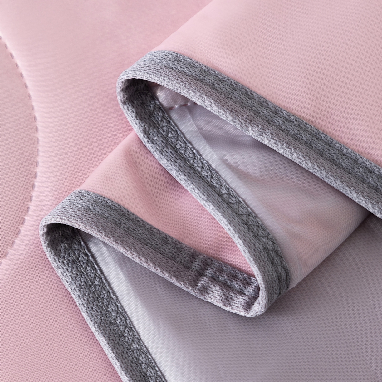 91家纺网 家纺一手货源 找家纺 畅销被业 2026新款凉感丝夏凉被夏被-大波浪 波浪格-浅粉