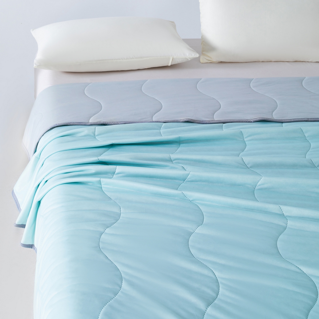 91家纺网 家纺一手货源 找家纺 畅销被业 2026新款凉感丝夏凉被夏被-大波浪 波浪格-浅绿