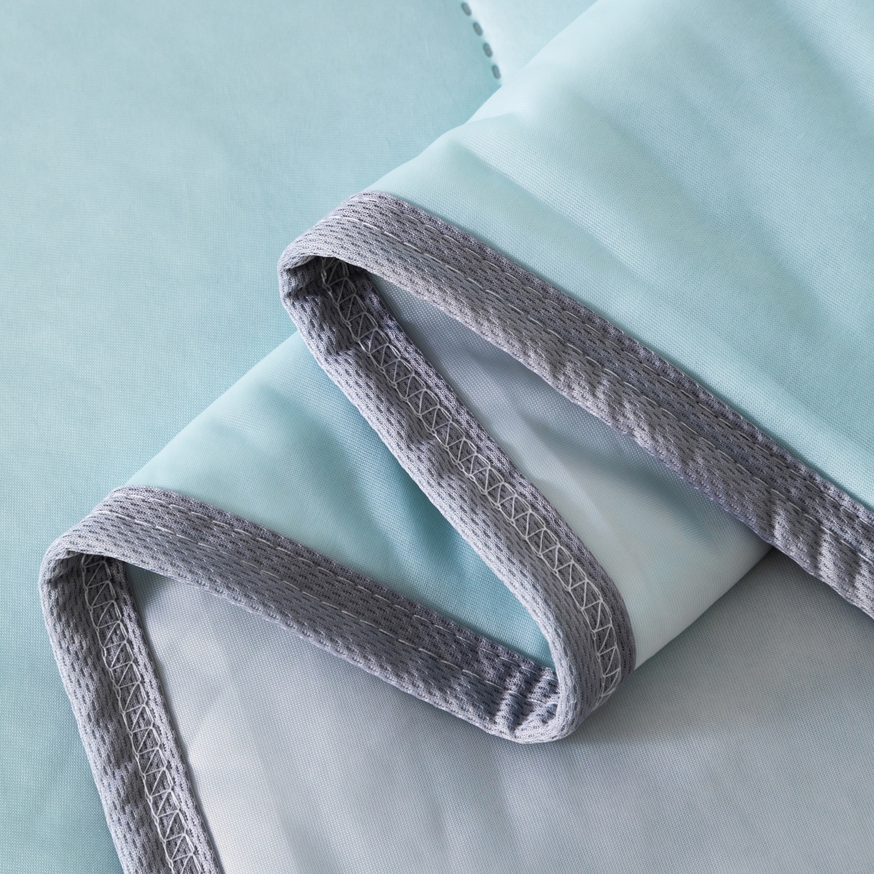 91家纺网 家纺一手货源 找家纺 畅销被业 2026新款凉感丝夏凉被夏被-大波浪 波浪格-浅绿